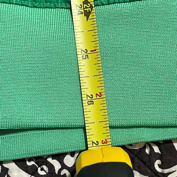 Nike sportswear essential woven varsity Green Sz. Large - Picture 9 of 14